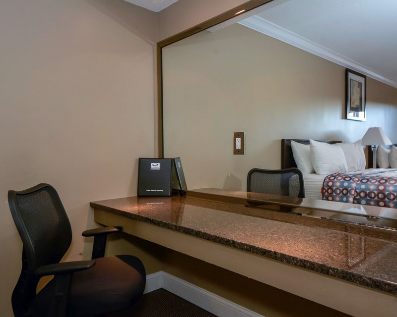 Econo Lodge-Meadowlands - Carlstadt, NJ
