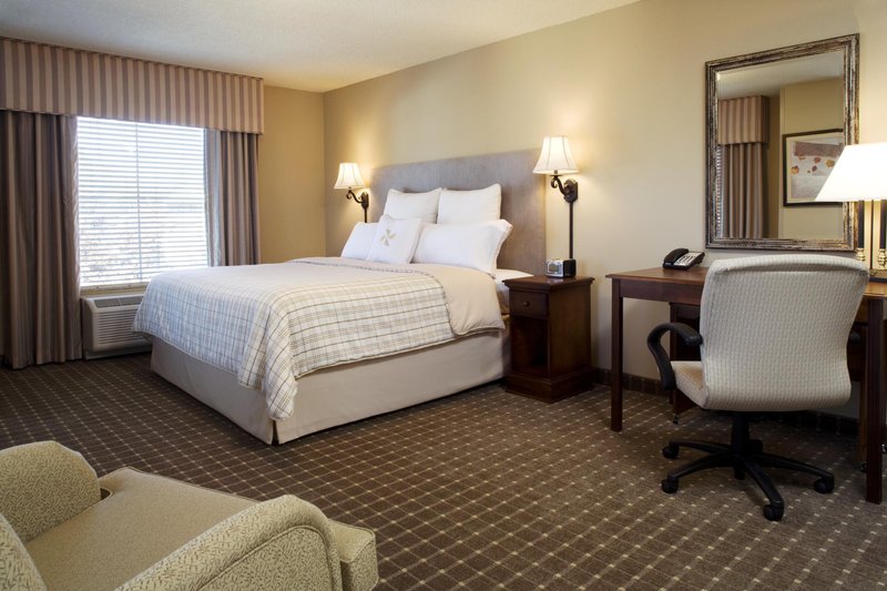 Four Points By Sheraton Knoxville Cumberland House Hotel - Knoxville, TN