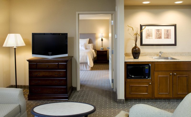Four Points By Sheraton Knoxville Cumberland House Hotel - Knoxville, TN