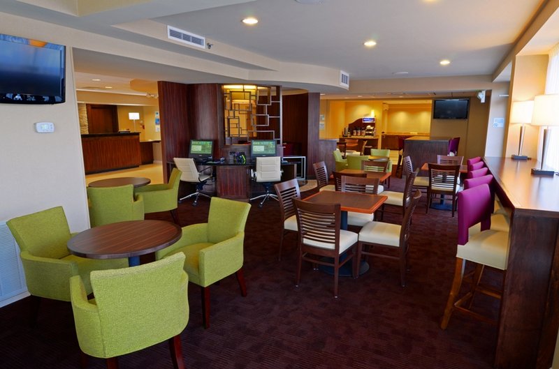 Holiday Inn Express-Hampton - Hampton, VA