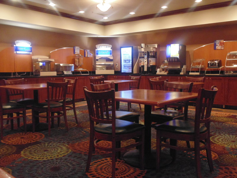 Oxford Suites Gladstone - Gladstone, OR