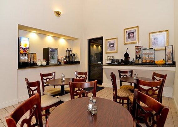 Best Western Bennettsville Inn - Bennettsville, SC