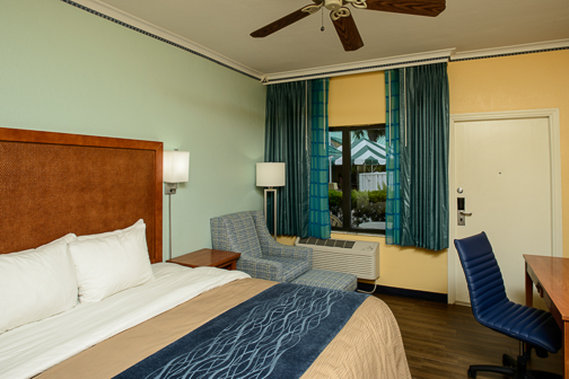Comfort Inn & Suites Port Canaveral Area - Cocoa Beach, FL