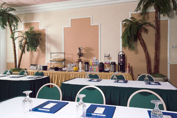 Comfort Inn & Suites Port Canaveral Area - Cocoa Beach, FL