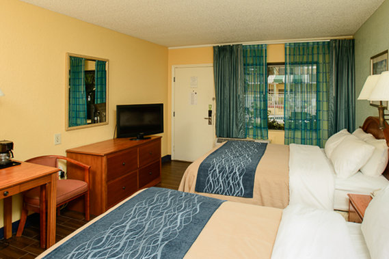 Comfort Inn & Suites Port Canaveral Area - Cocoa Beach, FL