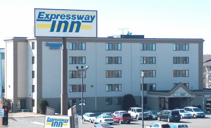 Expressway Inn - Bismarck, ND