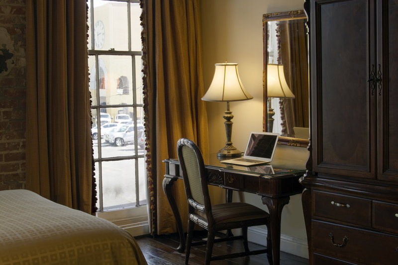 New Orleans Concierge Desk - New Orleans, LA