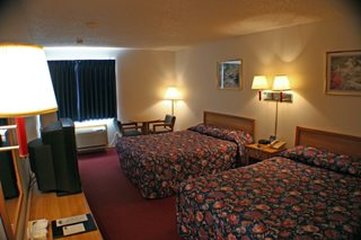 Designer Inn & Suites - Toledo, IA