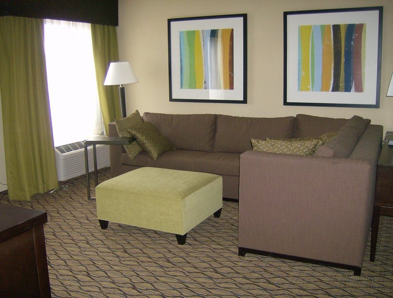 Holiday Inn Express & Suites ROSEVILLE - Harper Woods, MI