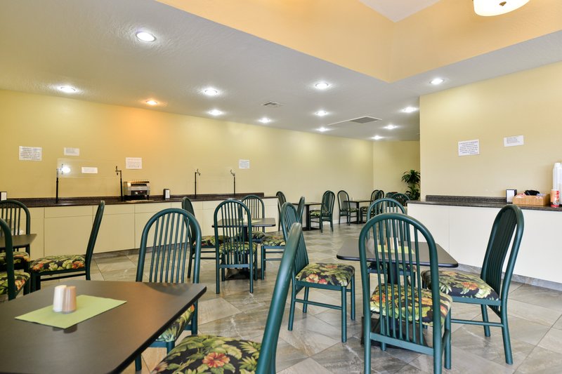 Econo Lodge Space Center - Cocoa, FL