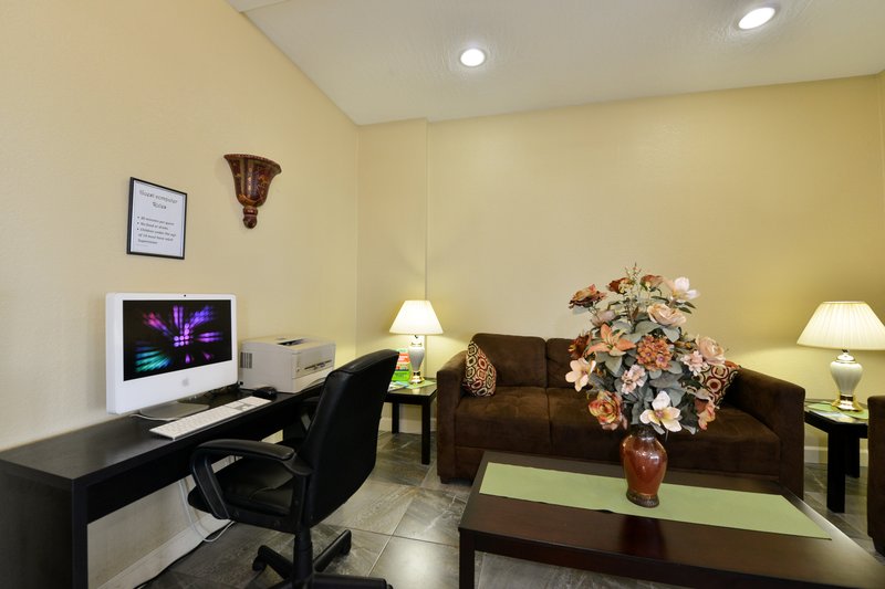 Econo Lodge Space Center - Cocoa, FL