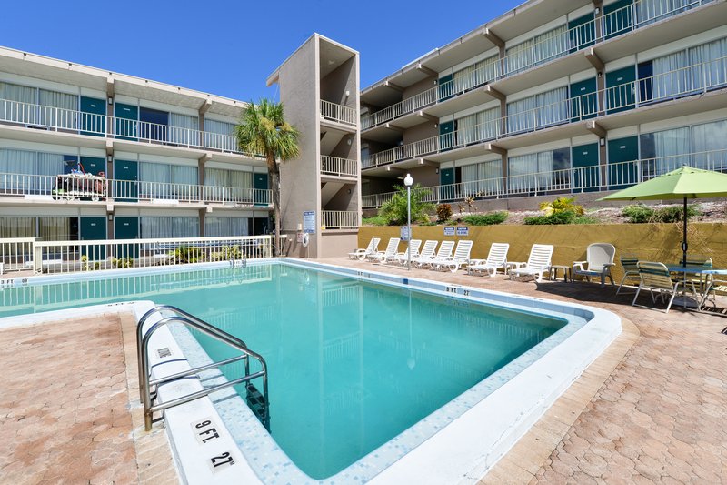 Econo Lodge Space Center - Cocoa, FL