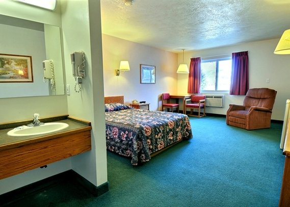 Rodeway Inn - Whitehall, MT