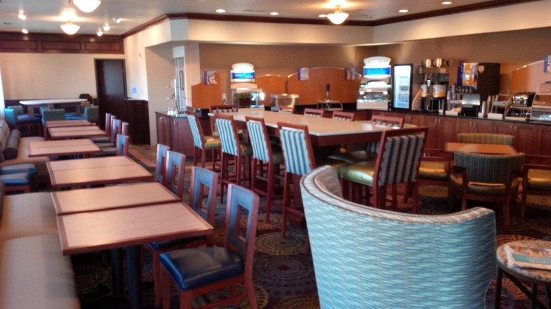 Oxford Suites Gladstone - Gladstone, OR