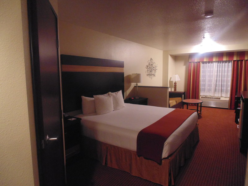 Oxford Suites Gladstone - Gladstone, OR