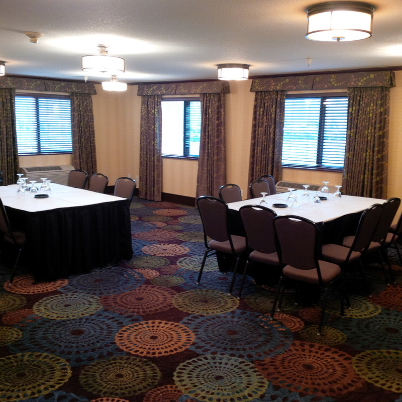 Oxford Suites Gladstone - Gladstone, OR