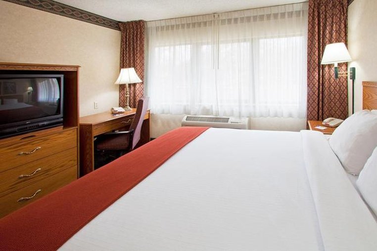 Country Inn & Suites By Radisson Mishawaka In - Mishawaka, IN