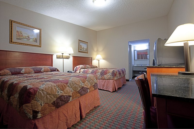 Americas Best Value Inn - Smithtown, NY