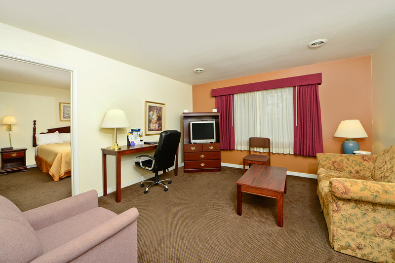 Americas Best Value Inn & Suites - Sikeston, MO