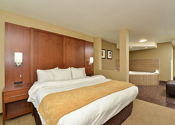 Comfort Suites - Minot, ND
