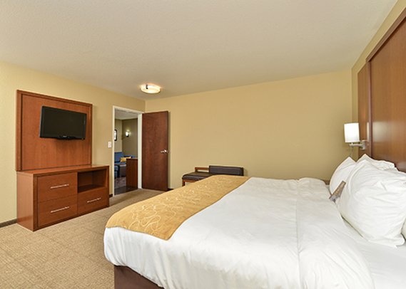 Comfort Suites - Minot, ND