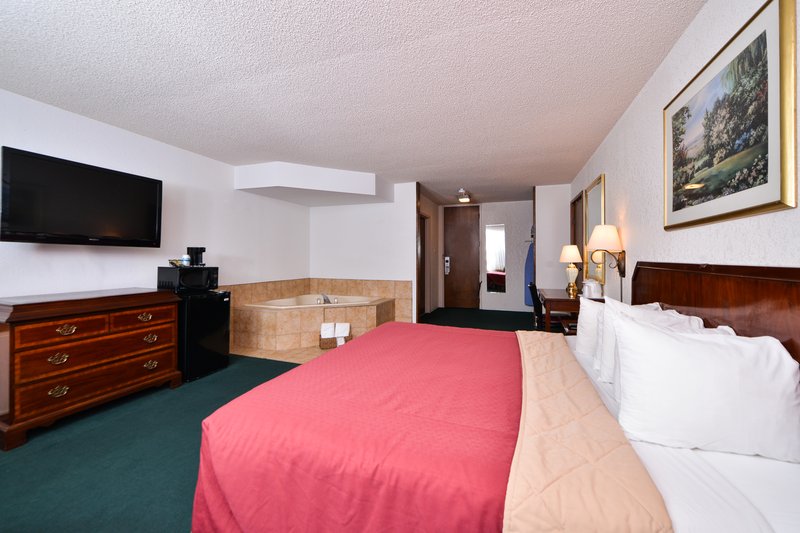 Americas Best Value Inn - Albert Lea, MN