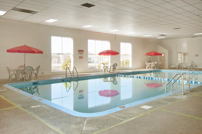 Americas Best Value Inn - Albert Lea, MN