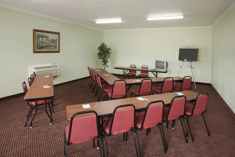 Americas Best Value Inn - Lawrenceburg, TN