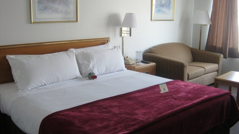 Americas Best Value Inn - Fort Atkinson, WI