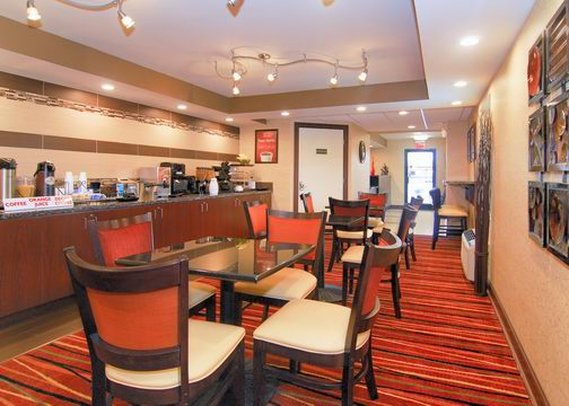 Econo Lodge - Lenoir City, TN
