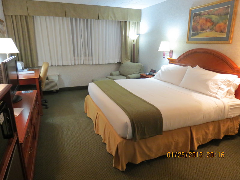 Holiday Inn Express - Tyrone, PA