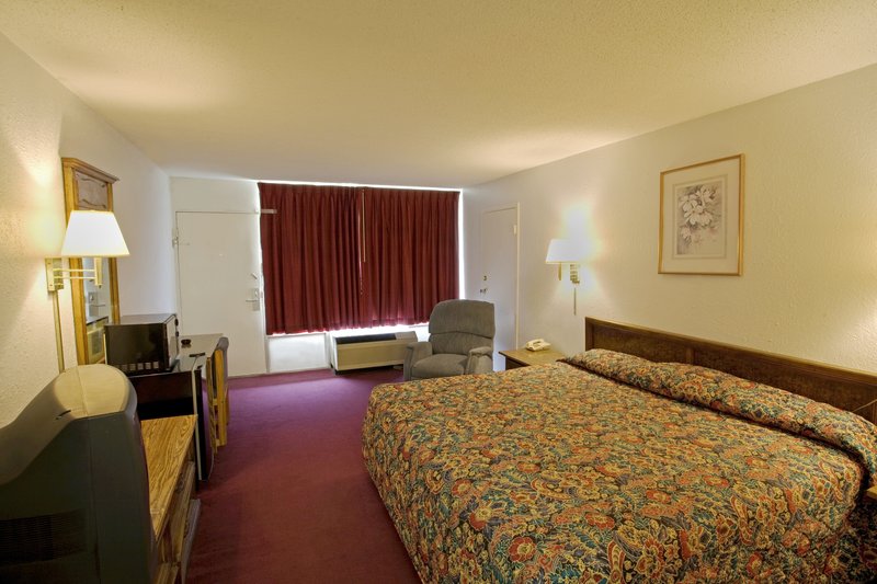 Americas Best Value Inn & Suites Yucca Valley - Yucca Valley, CA