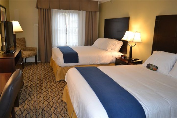 Holiday Inn Express & Suites MERRIMACK - Merrimack, NH