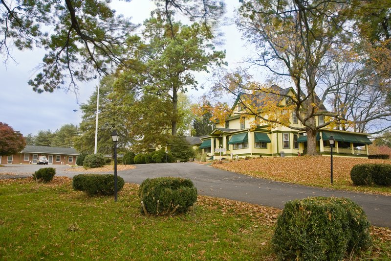 Americas Best Value Inn - Hancock, MD