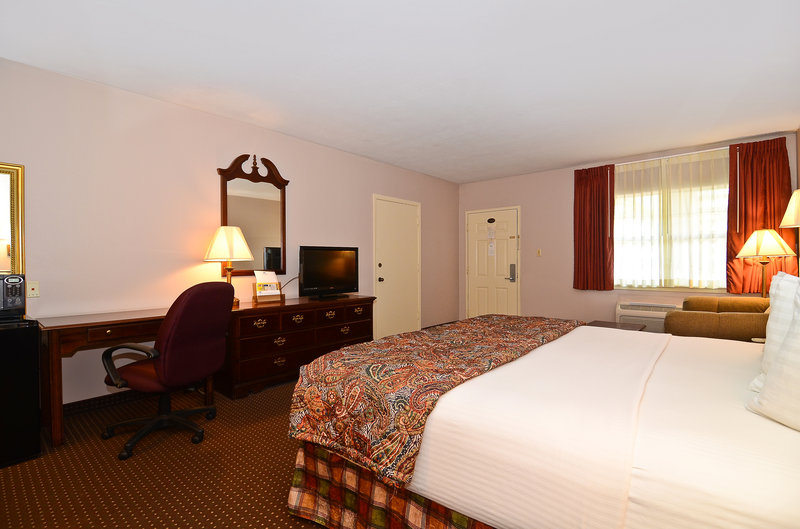 Americas Best Value Inn - Sealy, TX