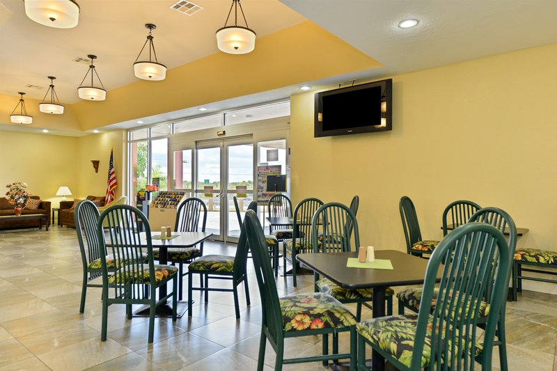 Econo Lodge Space Center - Cocoa, FL