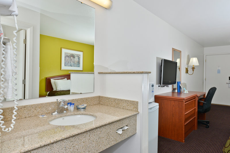 Americas Best Value Inn - Hazlehurst, GA