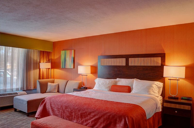 Holiday Inn Danbury-Bethel @ I-84 - Danbury, CT