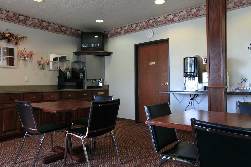 Americas Best Value Inn - Northfield, MN