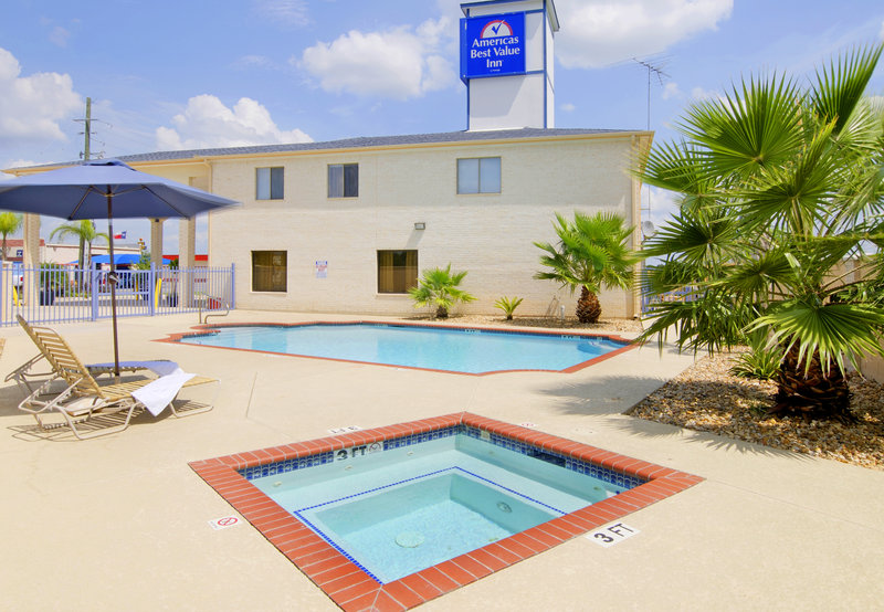 Americas Best Value Inn - Waller, TX