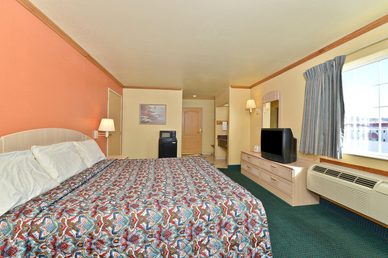 Americas Best Value Inn & Suites Colorado Springs Co - Colorado Springs, CO