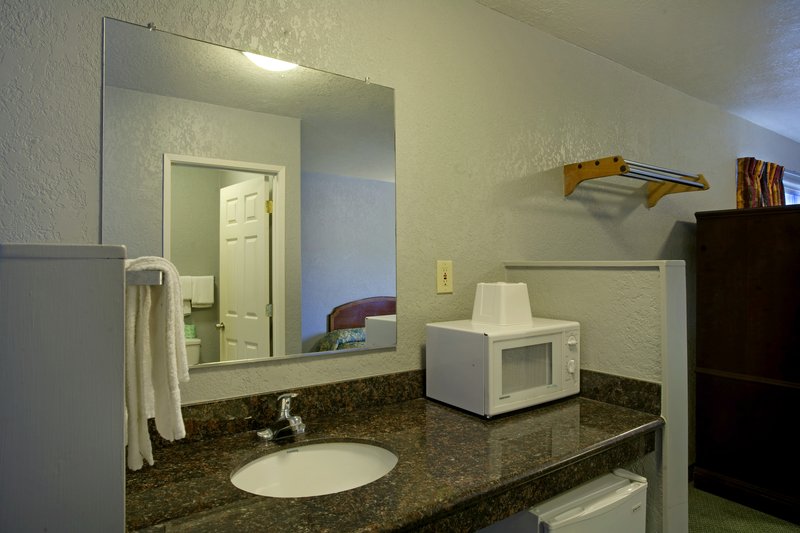 Americas Best Value Inn - Seaside, CA