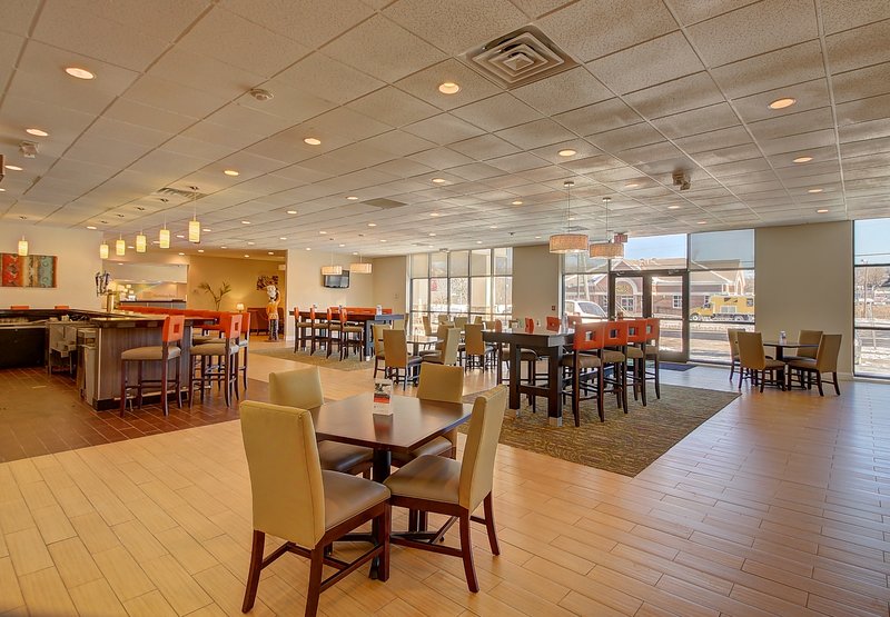 Holiday Inn Danbury-Bethel @ I-84 - Danbury, CT