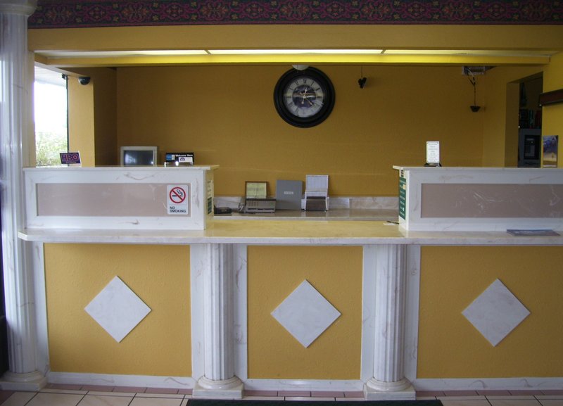 Western Inn & Suites - Winona, MS