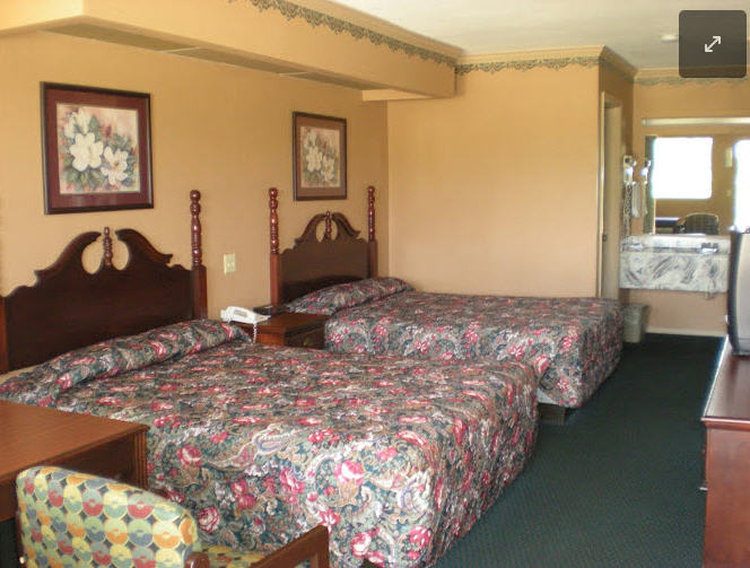 Western Inn & Suites - Winona, MS