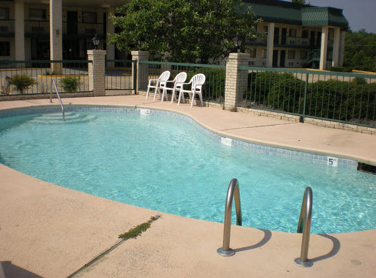 Western Inn & Suites - Winona, MS