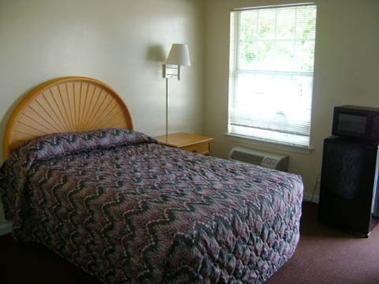 Homestead Inn - Canton, GA