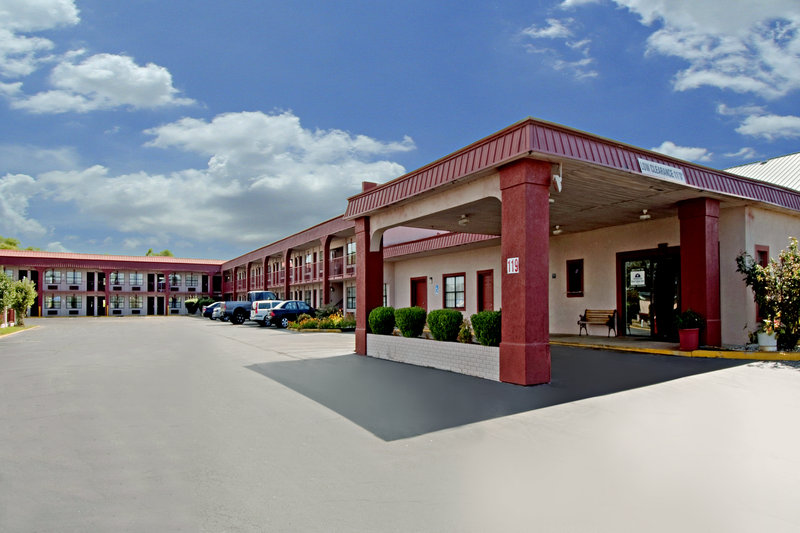 Americas Best Value Inn - Canton, MS