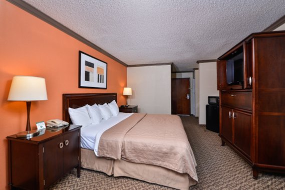 Quality Inn & Suites - Beaumont, TX