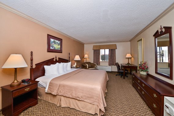 Quality Inn & Suites - Beaumont, TX